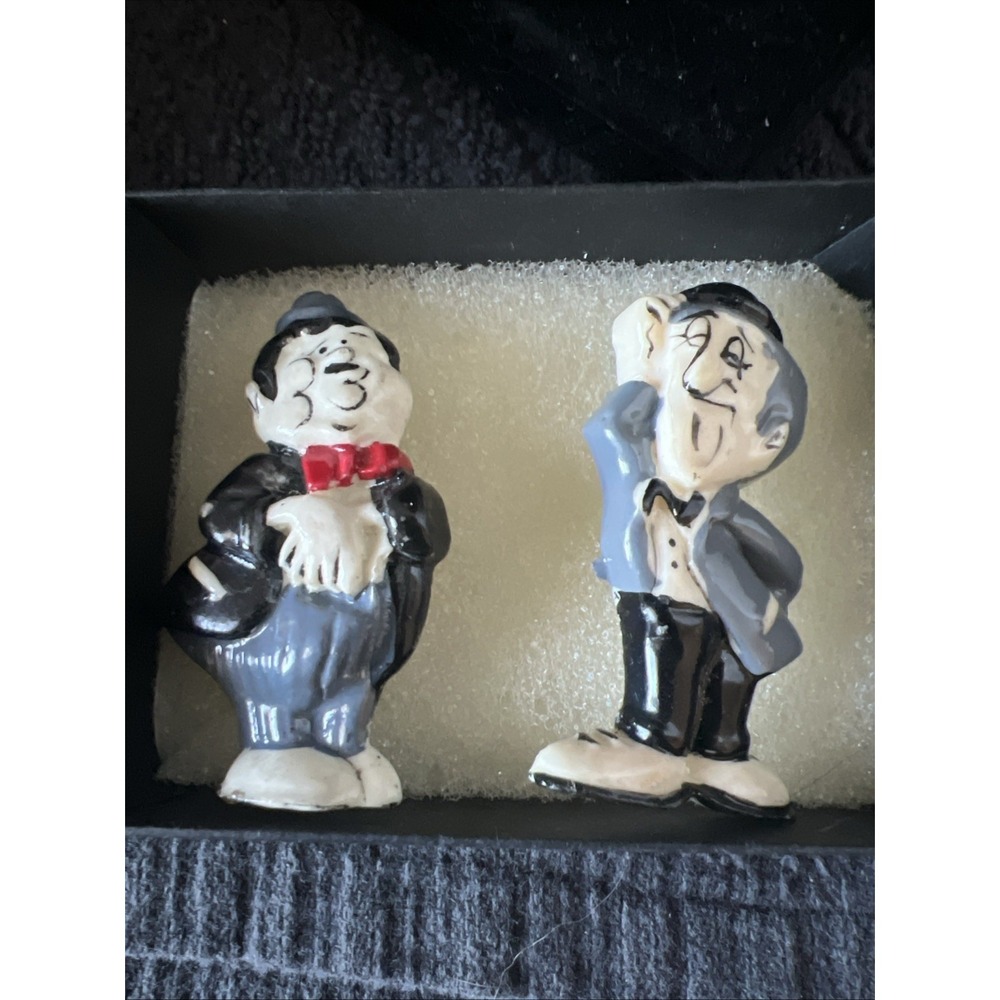 Rare Vintage Laurel and Hardy Plastic Pinbacks Pins Comedian Antique Memorabilia - Picture 14 of 15
